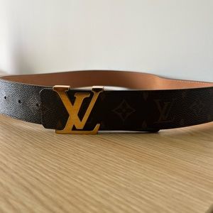 Men’s LV belt 32-34 waist